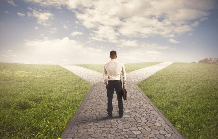 <p>After being offered jobs in two different countries, Lan found herself at a __________ in the road.</p>