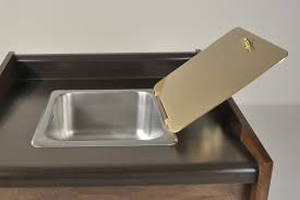 <p>Sink with drain going directly into the ground, sometimes fitted with a cover and lock, used to dispose used holy water, blessed ashes (not for Holy Eucharist)</p>