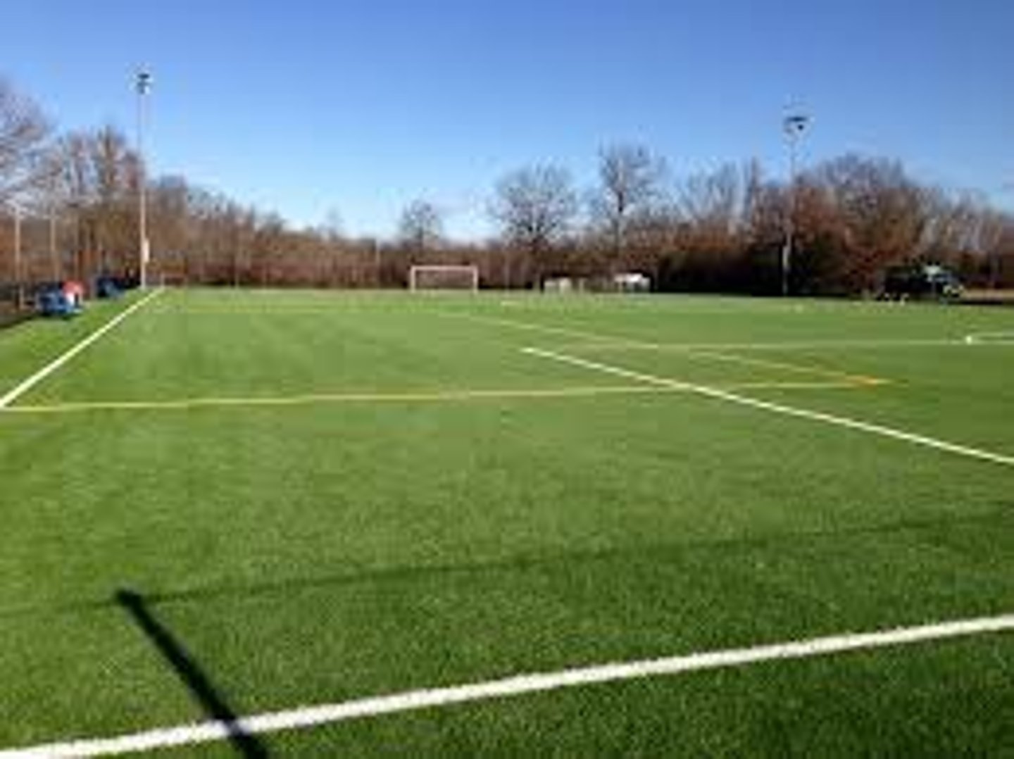 <p>juego a fútbol en ...</p>