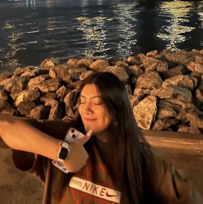 <p>Sandy Camacho</p>