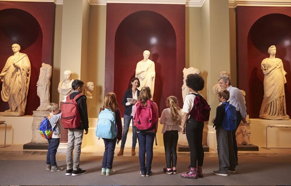 <p>Go to the museum</p>