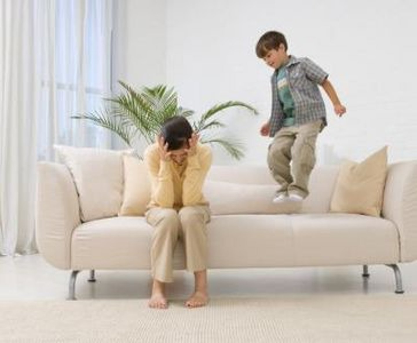 <p>1. (typically of children) irritable and quarrelsome.</p><p>2. (of a group or organization) difficult to control; unruly.</p>