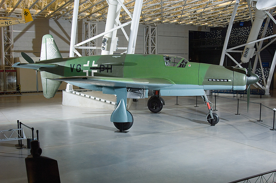 <p>What plane is this?</p>