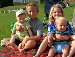 <p>die Cousins</p>