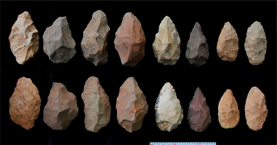 <p>More advanced and symmetrical tools from 1.6 mya to 200 kya</p>