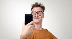 <p>zì pāi</p><p>to take a selfie</p>
