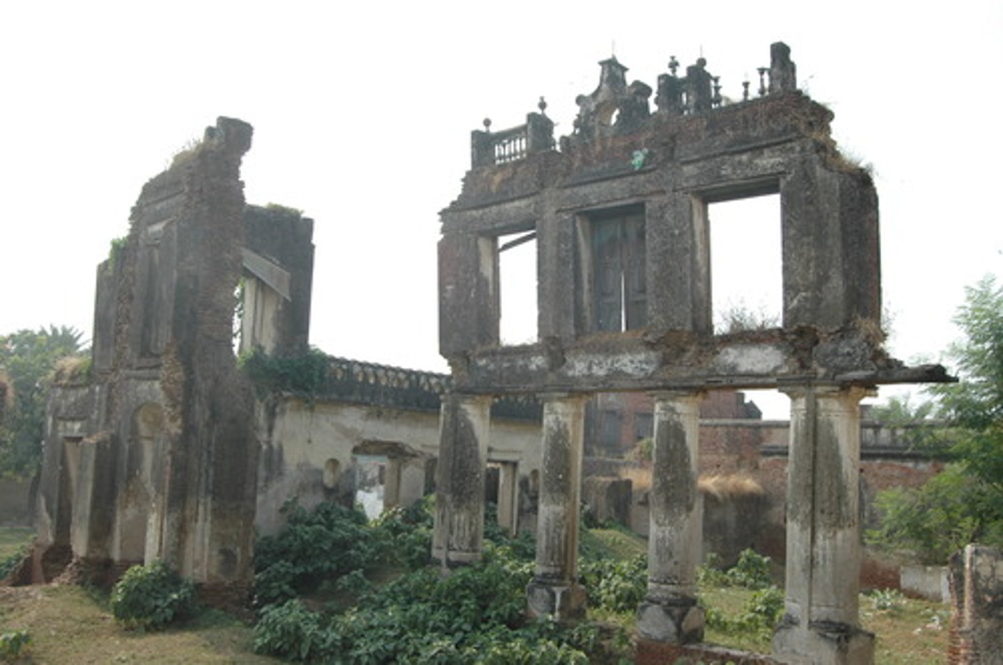 <p>tàn tích</p>