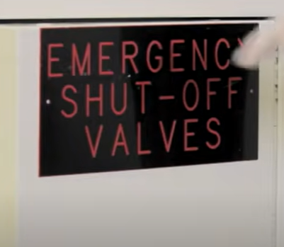 <p><span>What safety features is/are important when first learning about your laboratory?</span><br><br>A. eyewash station</p><p>B. all of these</p><p>C. showers</p><p>D. exits</p>