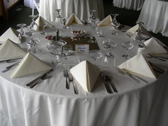 <p>To put, to place</p>