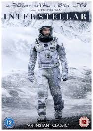 En grupp astronauter reser genom rymden för att hitta en ny framtid för mänskligheten. Huvudkaraktärer: Cooper, Murph, Brand, Dr. Mann, TARS. Citat: "Love is the one thing that transcends time and space."