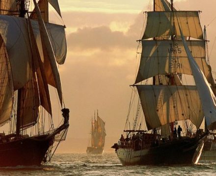 <p>(n. phr.)</p><p>Definition: a group of people working on a ship who do not follow rules or orders</p><p>Example: An undisciplined crew can put a vessel in danger.</p>
