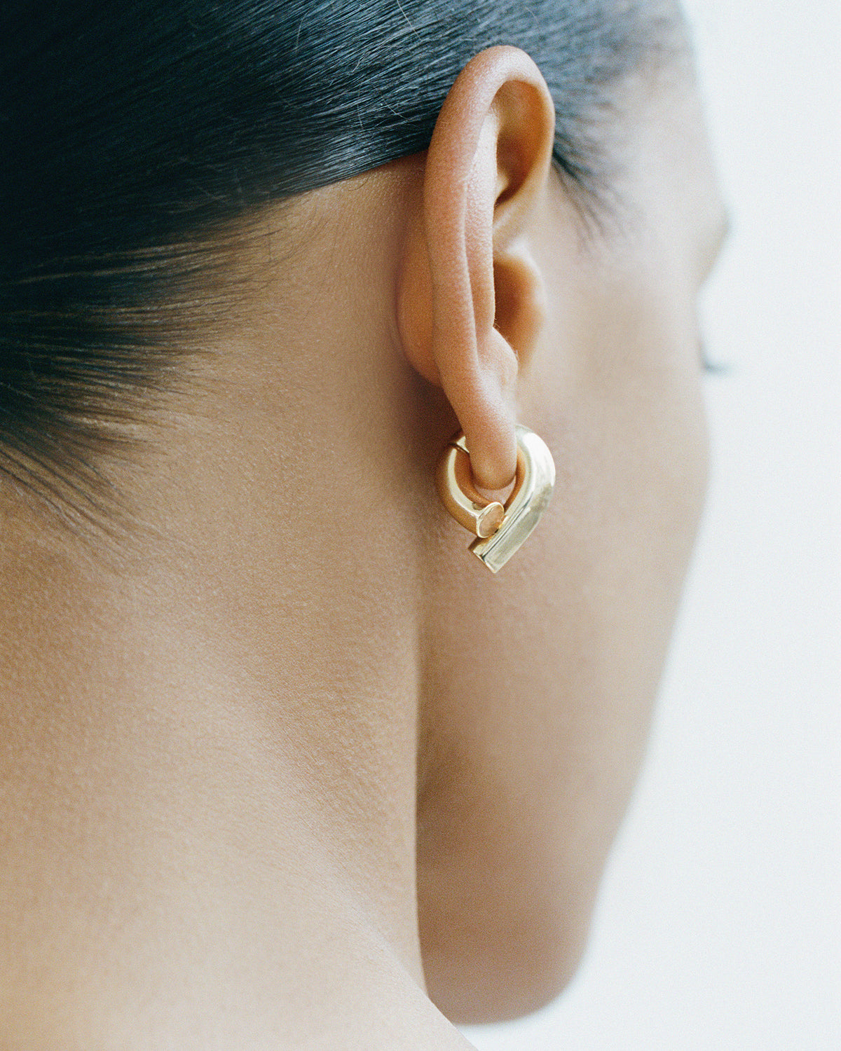 <p>earring</p>