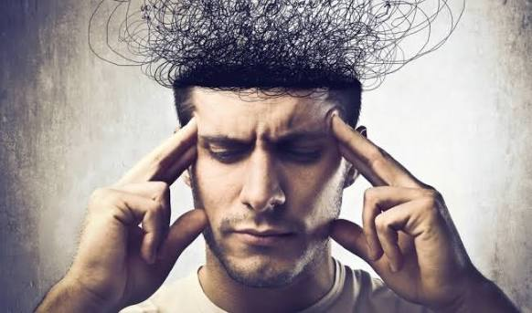 <p>mull sth over</p><p>I need a few days to —— things ——before I decide if I'm taking the job.</p>