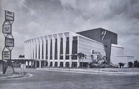 <p>Rizal Theater at the Makati Commercial Center was designed by?</p>