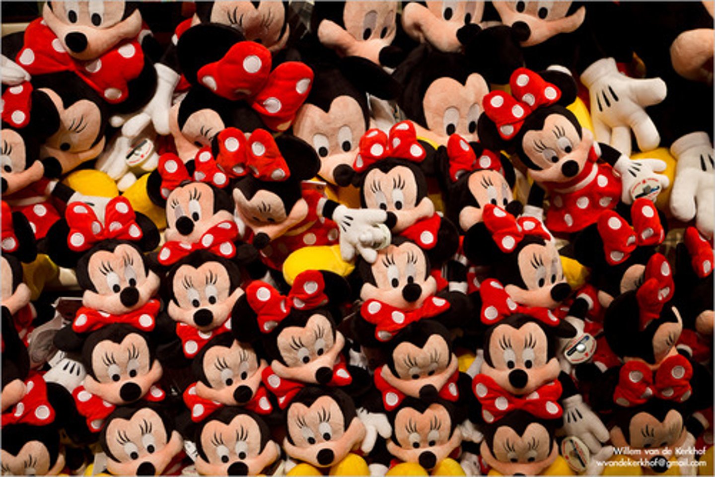 <p>hay ... Minnie como Mickey</p>