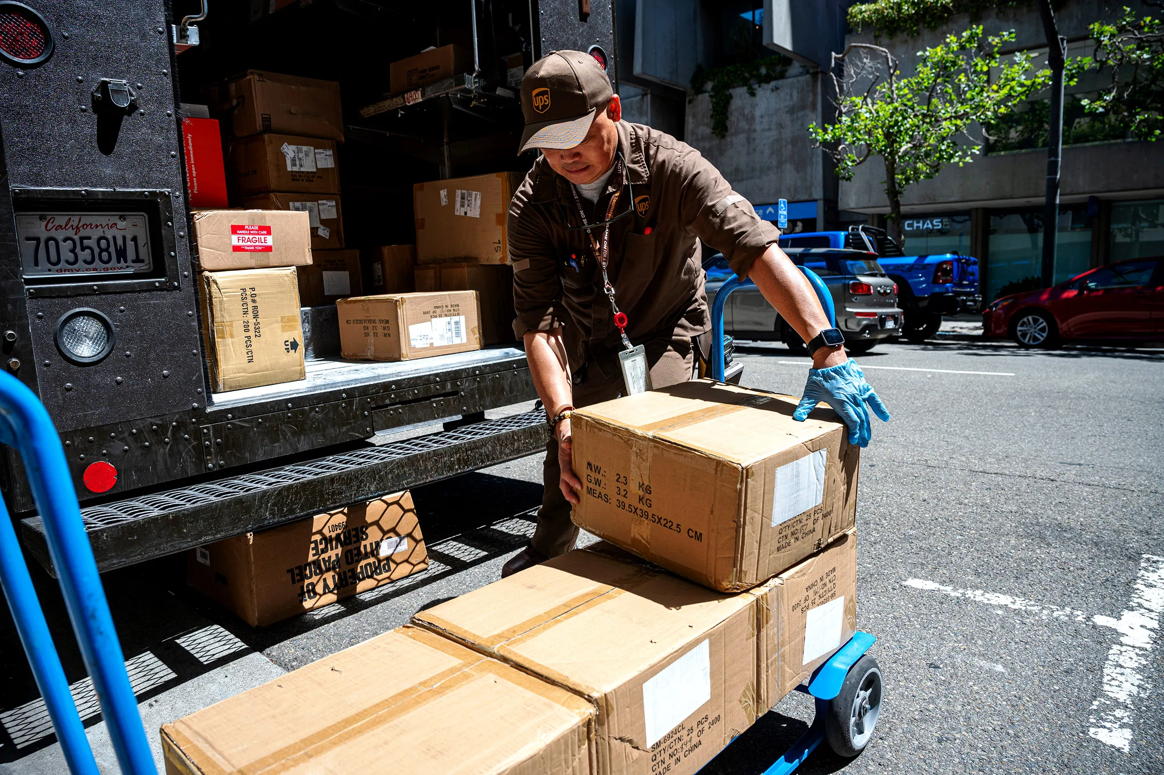 <p>deliver</p>