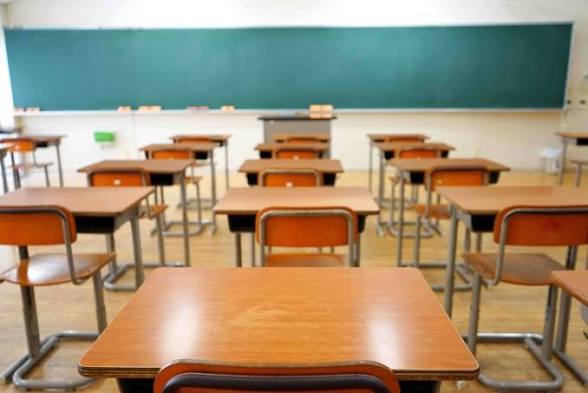 <p>classroom (n)</p>