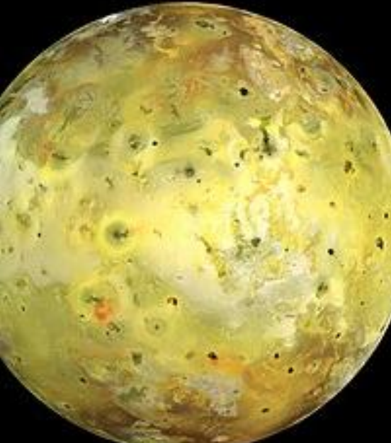 <ul><li><p>most volcanically known</p><ul><li><p>intense tidal heating (magma plumes and sulfur oceans)</p></li></ul></li><li><p>yellow red black, green colour (sulfur compounds)</p></li><li><p>massive mountains</p></li><li><p>closest to Jupiter</p></li><li><p><span style="color: blue;">constantly tugged by neighbor Eurpoa</span></p></li></ul><p></p>