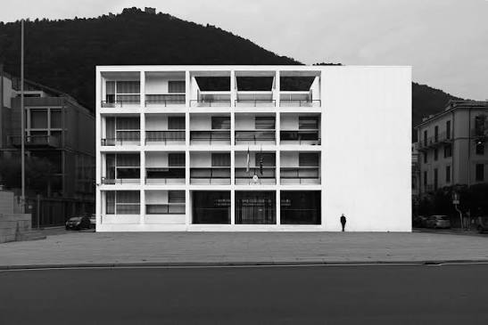 <p><span><em>Casa del Fascio</em> (Como) yapısının mimarı kimdir ve hangi akımı temsil eder?</span></p>