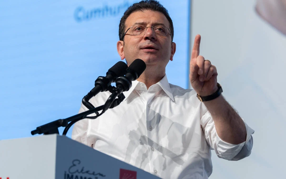 <p><strong>Politikacı</strong></p><p><strong>*****************************************************************************************</strong></p><p>Ekrem İmamoğlu ist Politiker.</p><p>Ekrem İmamoğlu politikacıdır.</p>