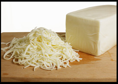 <p>soft white Italian cheese used especially on pizzas Example: Melted _____ cheese makes pizza stretch when pulled. phô mai mozzarella u Phô mai mềm Ý, kéo sợi khi nấu chín (trên pizza). UK: /ˌmɒt.səˈrel.ə/ | US: /ˌmɑːt.səˈrel.ə/</p>