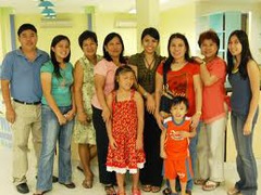 <p>los parientes</p>