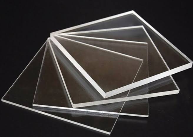 <p>është lëndë fillestare për prodhimin e plastnasave, siç është pleksiglasi etj</p>