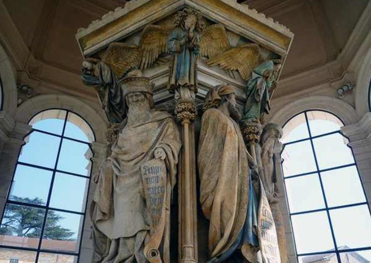 <p><strong>Mojžíšova studna </strong></p><p>Claus Sluter</p><p>1395-1406</p>