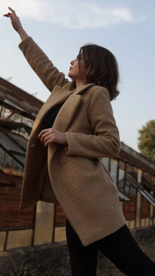 <p>coat</p>