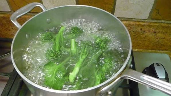 <p>boil (v) <span>/bɔɪl/</span></p>
