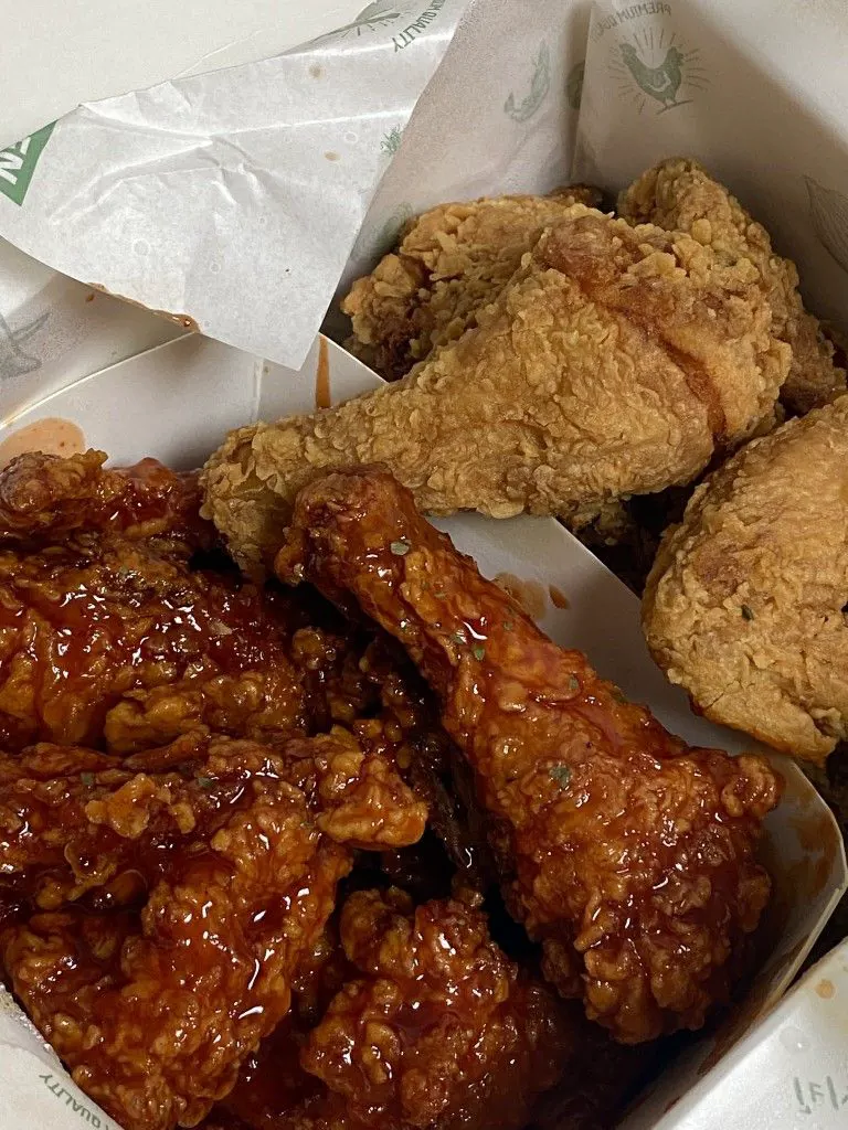 <p><span style="background-color: transparent;">What do you think of fried chicken with fish sauce?</span></p>