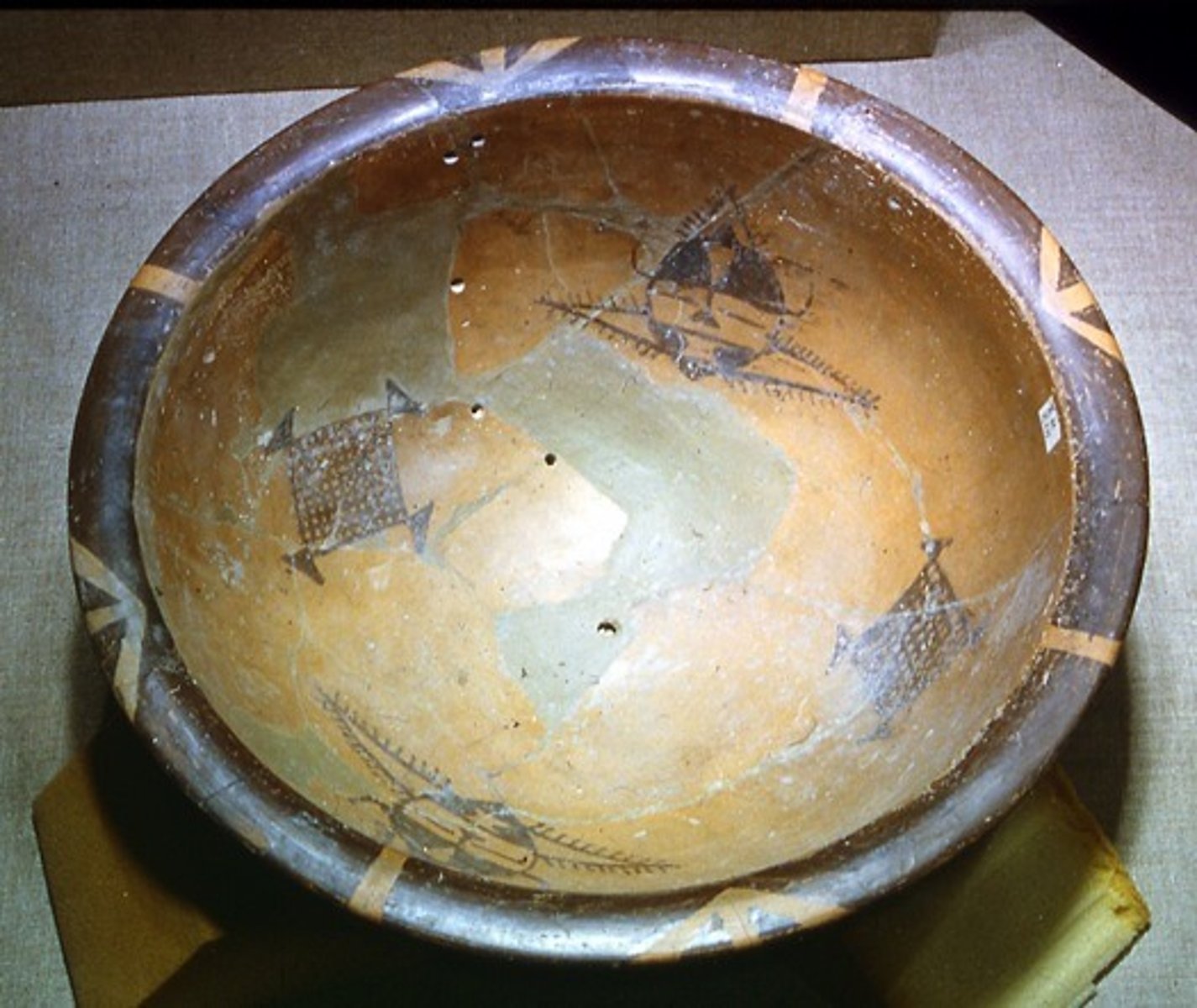 <p>A round, deep dish used for holding food or liquid, like soup or cereal.</p><p>Example: I usually eat a bowl of oatmeal in the morning.</p>