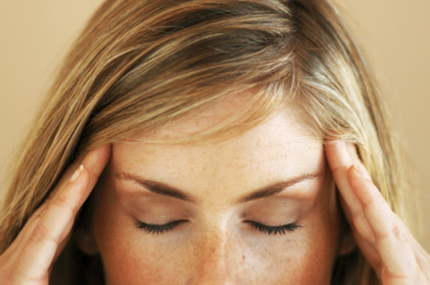 <p>TRANSLATION: спать под шум</p><p>DEFINITION: To manage to fall asleep while there are loud sounds around you.</p><p>EXAMPLE: I've learned to .................. of the train wheels since I have started commuting every week. Я научилась СПАТЬ ПОД ШУМ поездных колес с тех пор, как начала ездить на работу каждую неделю.</p>