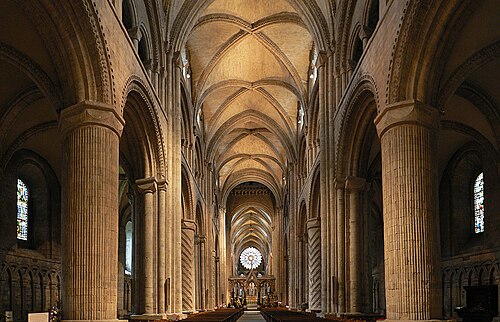 <ul><li><p>very strong</p></li><li><p>can hold up tons of stone</p></li><li><p>hold up incredibly high ceilings</p></li></ul><p></p>