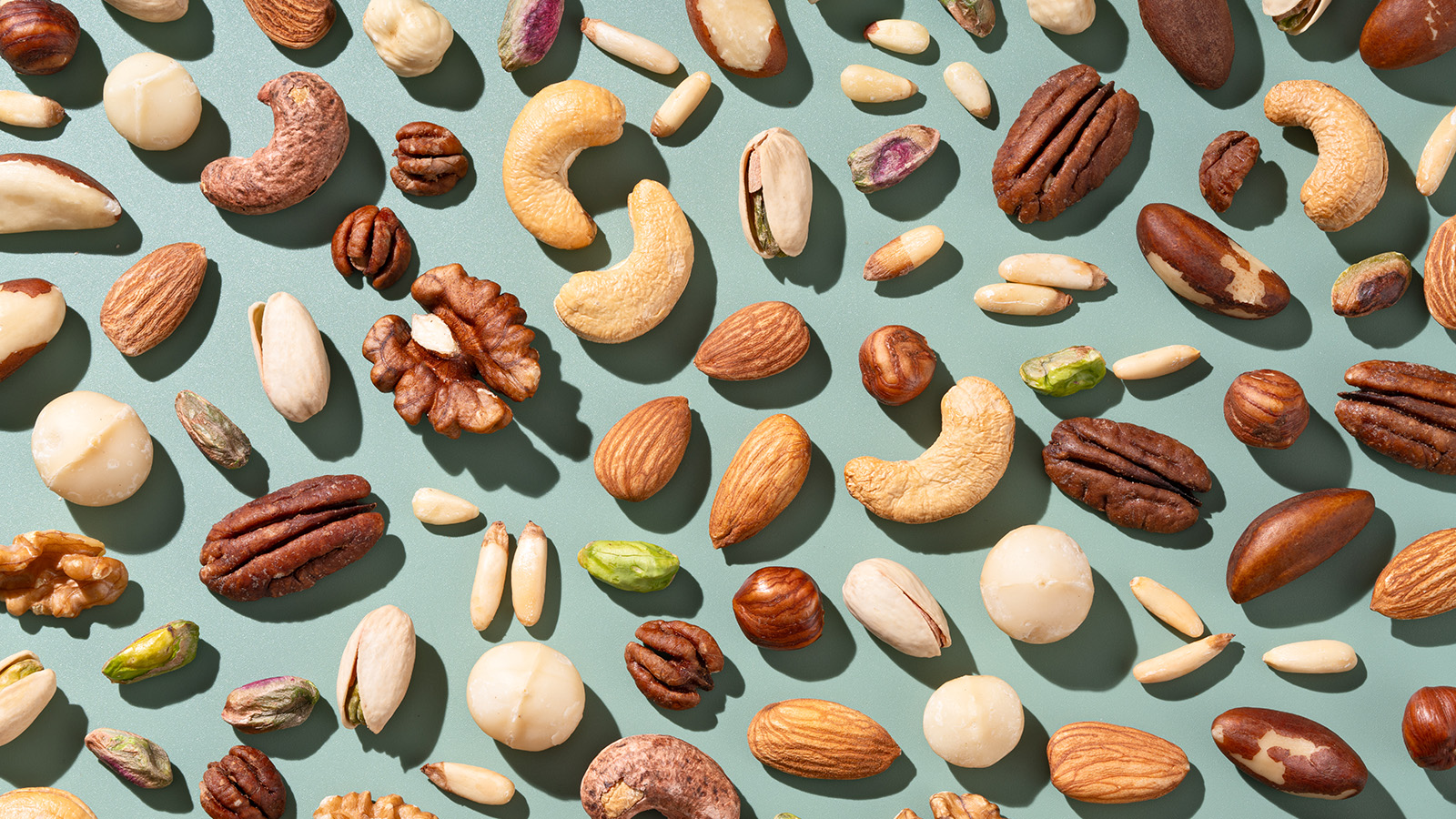 <p>A fruit consisting of a hard or tough shell around an edible kernel.</p>
