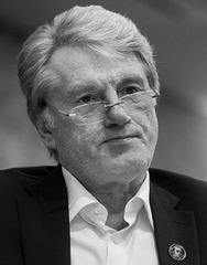 <p>Український політик і державний діяч, голова партії «Наша Україна» (2005-2013). Третій Президент України (2005-2010) в результаті Помаранчевої революції. Голова Національного банку України (1993-2000), прем'єрміністр України (1999-2001).</p>