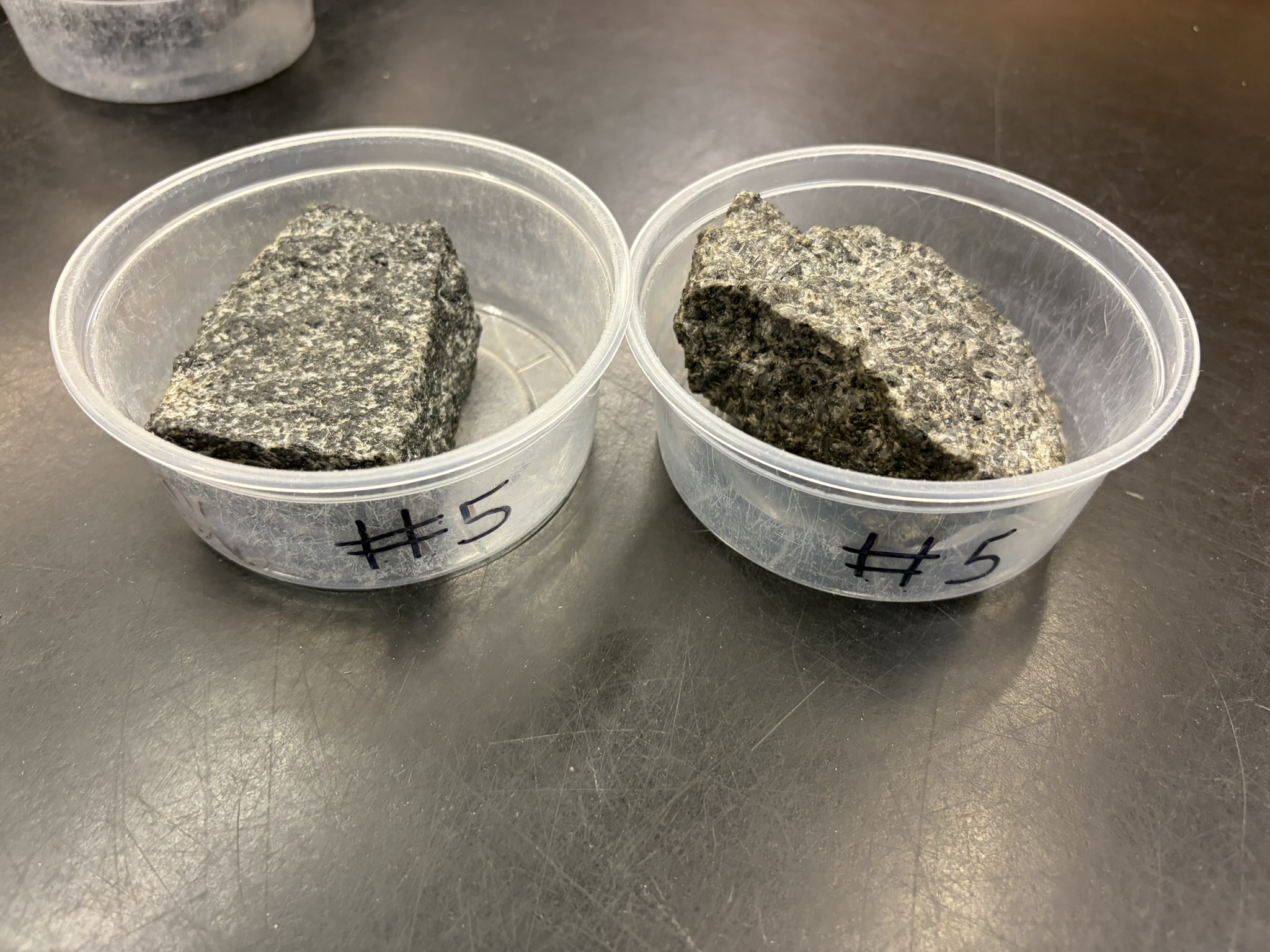 <p>Mafic<br>Porphyritic</p>