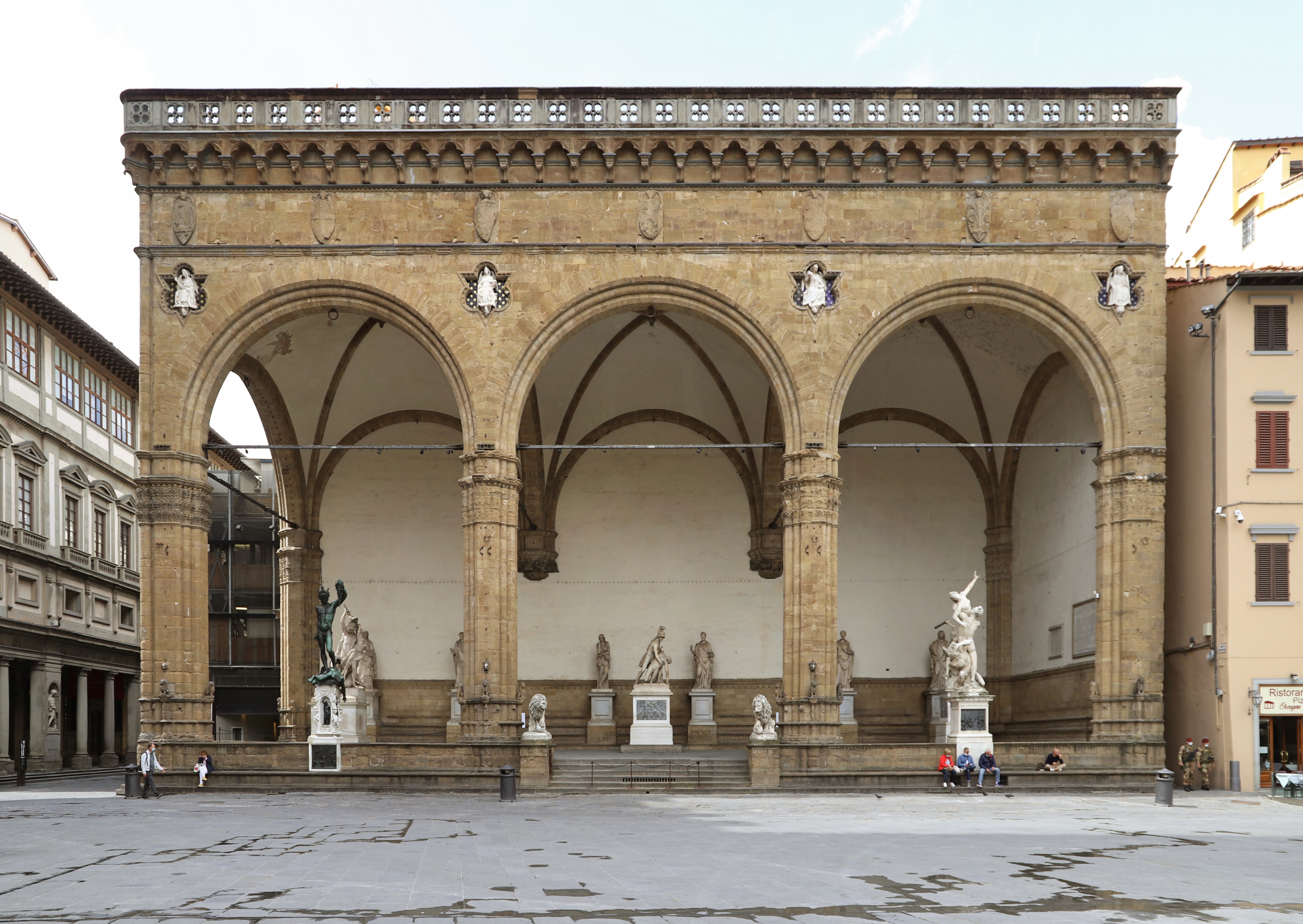 <p>Loggia</p>