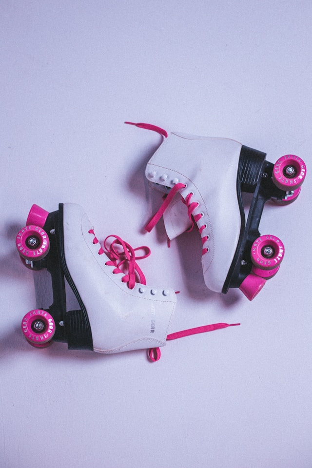<p>roller skates</p>