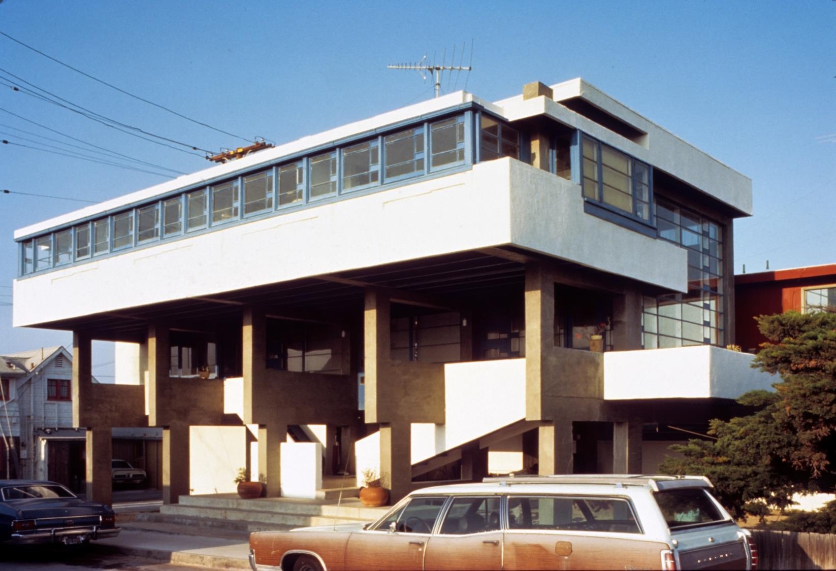 <p>Lovell Beach House</p>