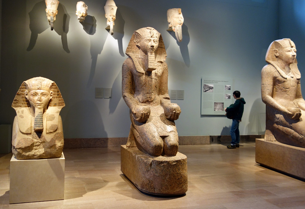 <p>Large Kneeling Statue of Hatshepsut</p>