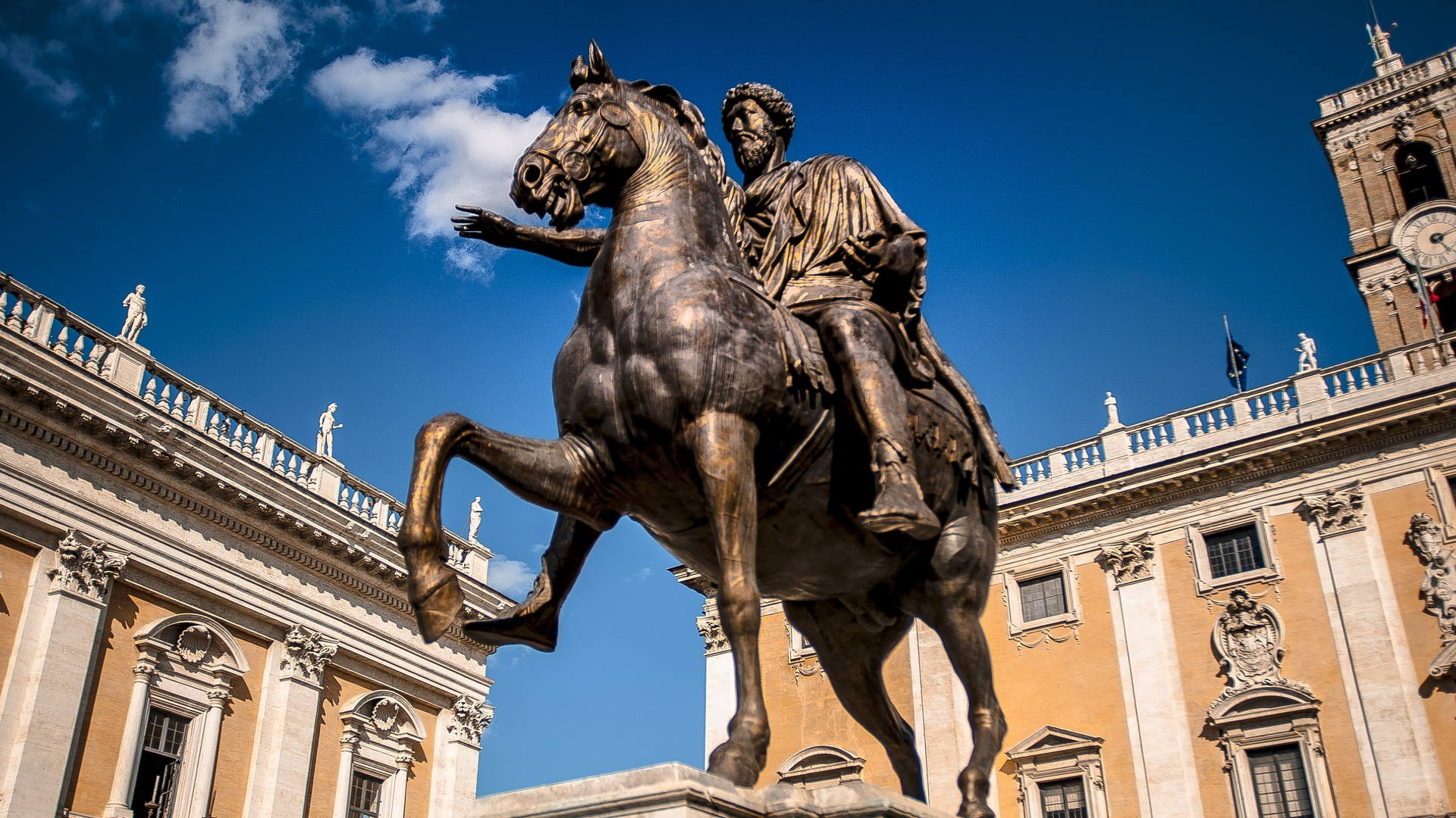 <p>whats interesting abt this statue on the capitoline hill</p>