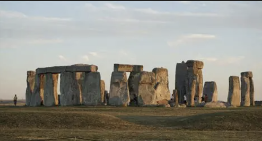 <p><span>What two types of stone were used at Stonehenge, and where did they come from?</span></p>
