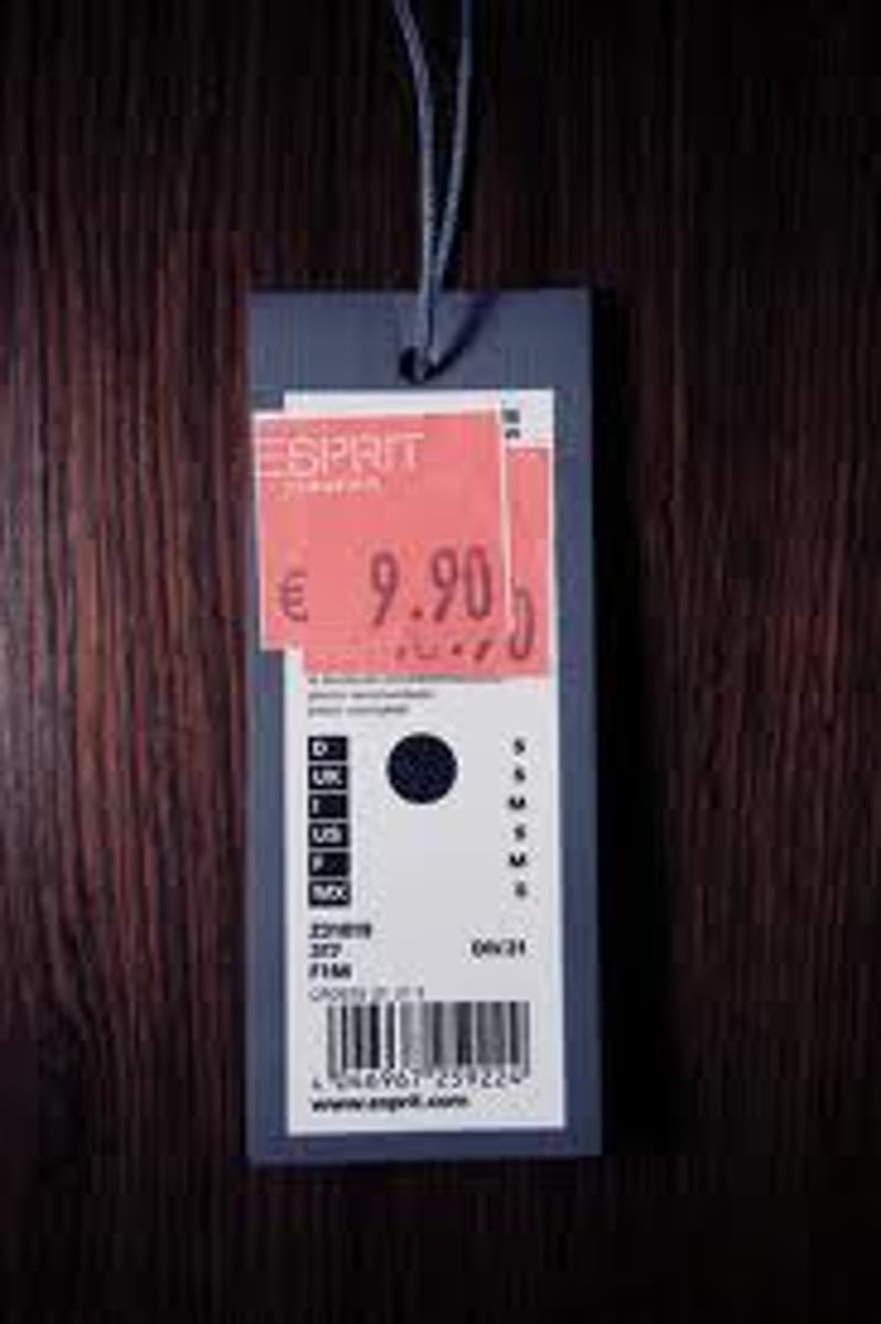 <p>une étiquette (de prix)</p>