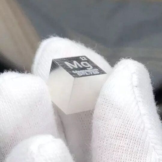 <p>99.99% 4N</p>