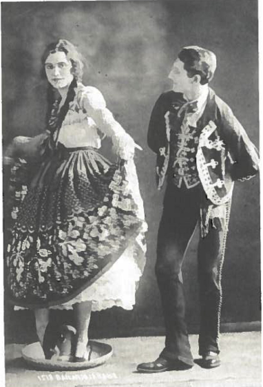 <p>Hugo Brehme la china y el charro performing “The Mexican Hat Dance”</p>