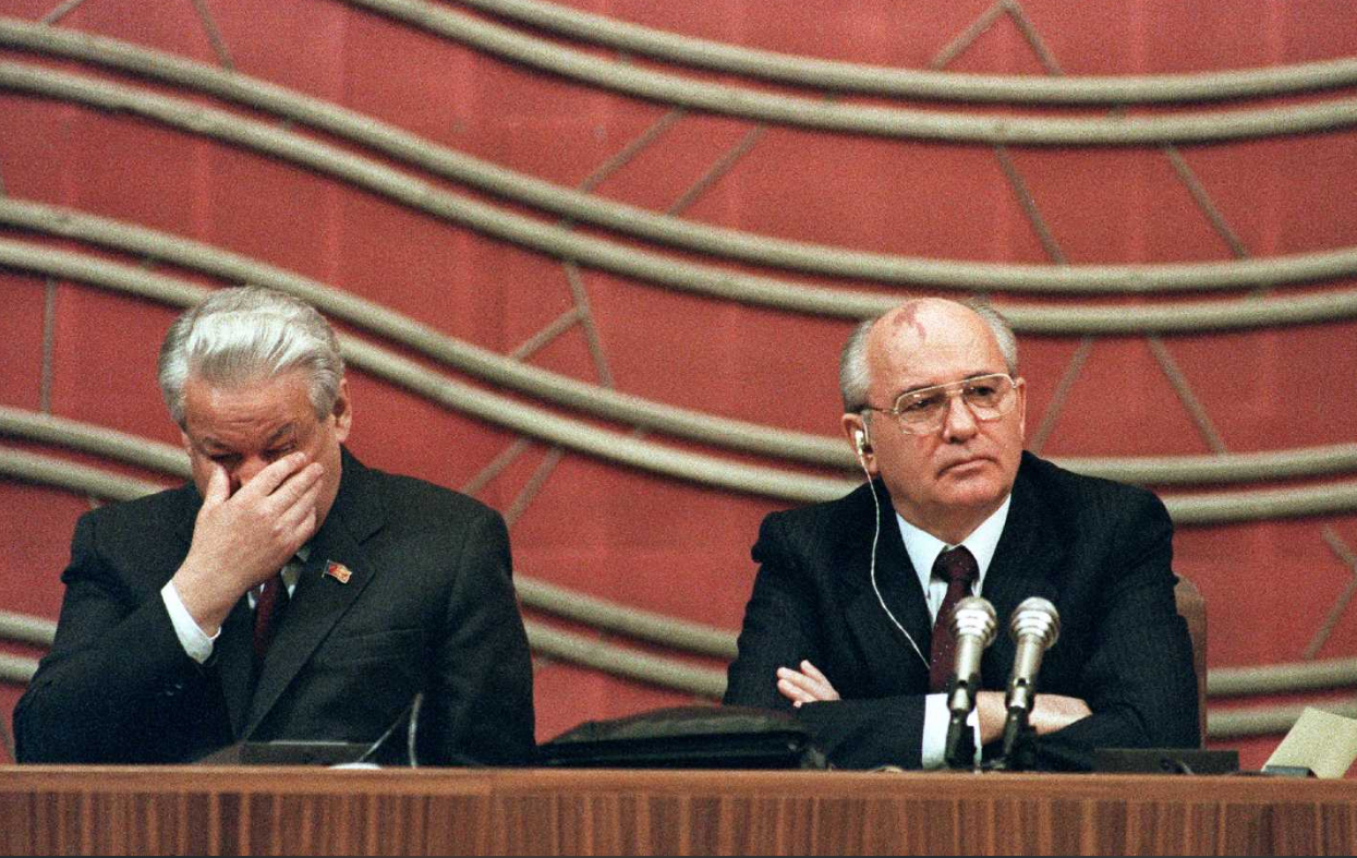 <p>How did Yeltsin use the Congress of People’s deputies to help himself?</p>