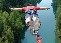 <p>to dare to do something</p>