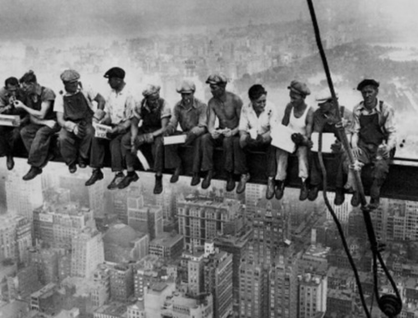 <p>Workers who helped build Empire State Building</p>