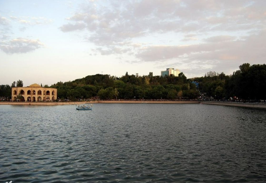 <p>Shah-Gul Garden, 18/19the c ?, in Tabriz, Qajar Period</p><ul><li><p>artifical lake (11 acres)</p></li><li><p>7 stepped terraces</p></li><li><p>walkway to middle of water here ther’s a floating pavillion</p></li></ul><p></p>
